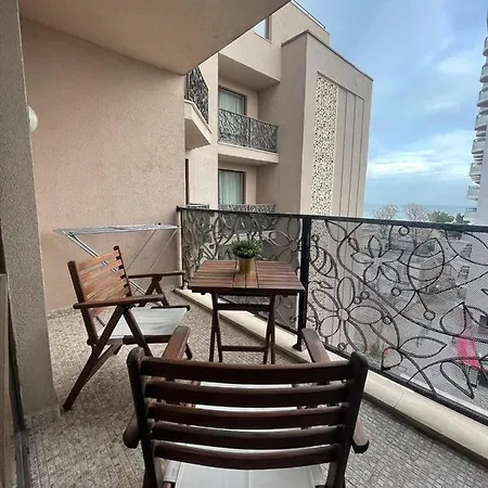 Royal Beach Nice View 公寓 *