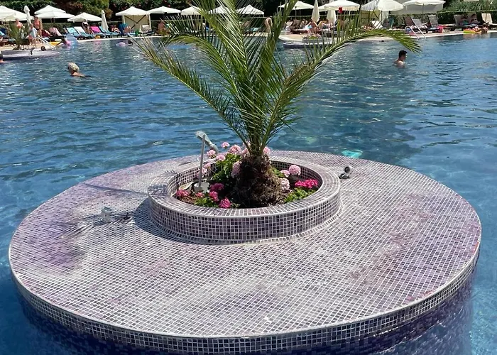 Royal View Apartament *